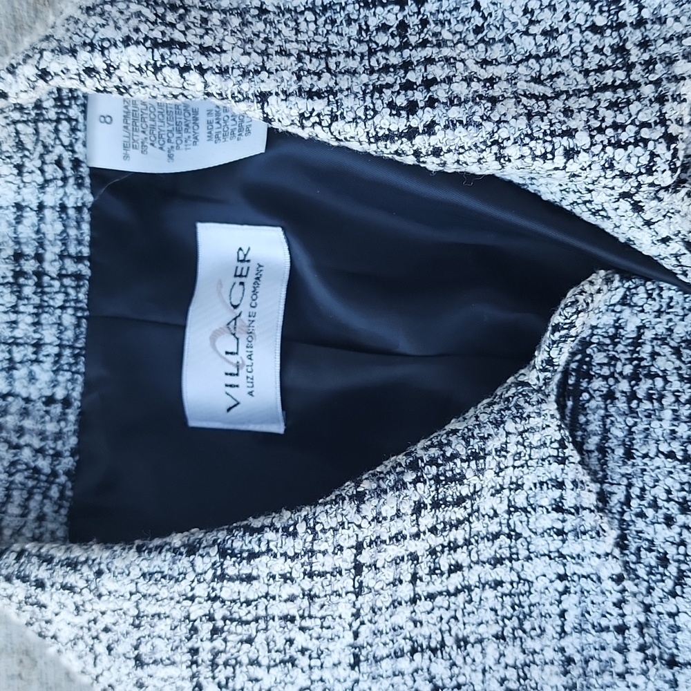 Blazer - Picture 2 of 3